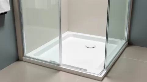 Niska wanna z prysznicem