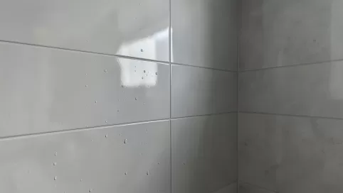 panele winylowe na ścianę pod prysznic